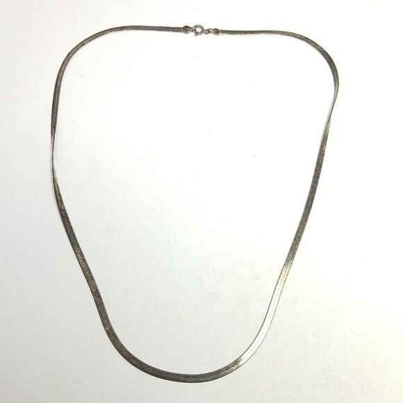 Vintage Heavily Tarnished Sterling Silver Herringbone Flat Chain Necklace Estate - Picture 1 of 6
